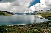 Norvegia, il lago Bygdin poco pi a sud del Gjende nello Jotunheimen. 